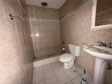 4487(N-11), Almeda Street, Punto Oro Ponce PR 00728