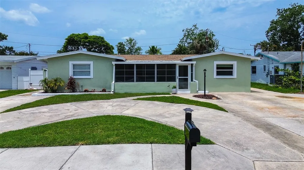 5672 62nd Way N St Petersburg FL 33709