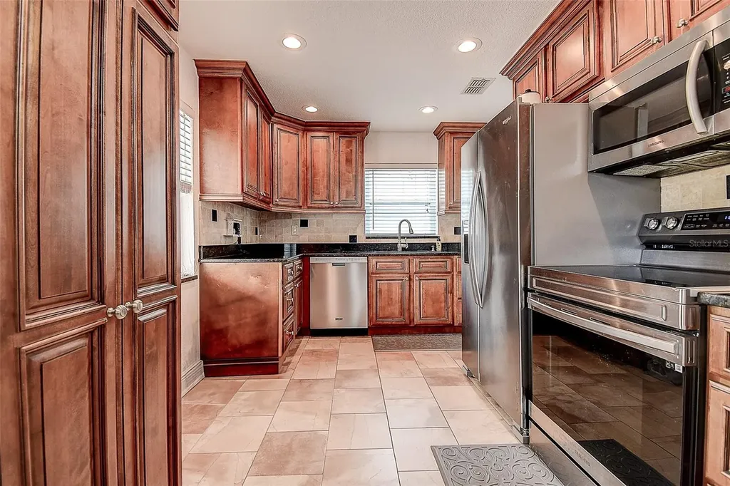5672 62nd Way N St Petersburg FL 33709
