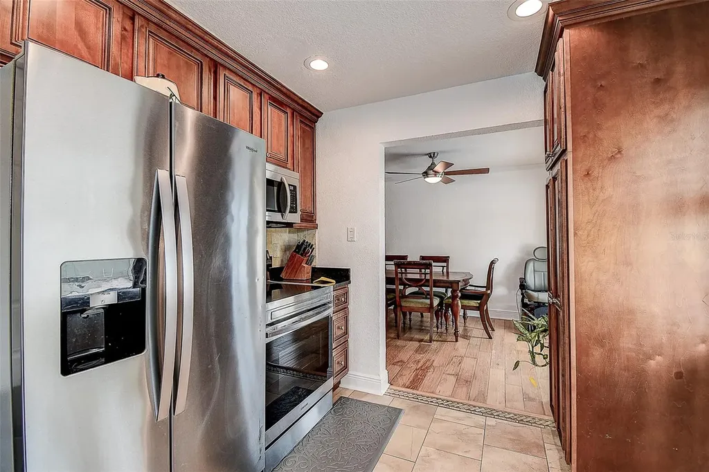 5672 62nd Way N St Petersburg FL 33709