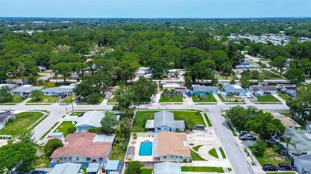 5672 62nd Way N St Petersburg FL 33709