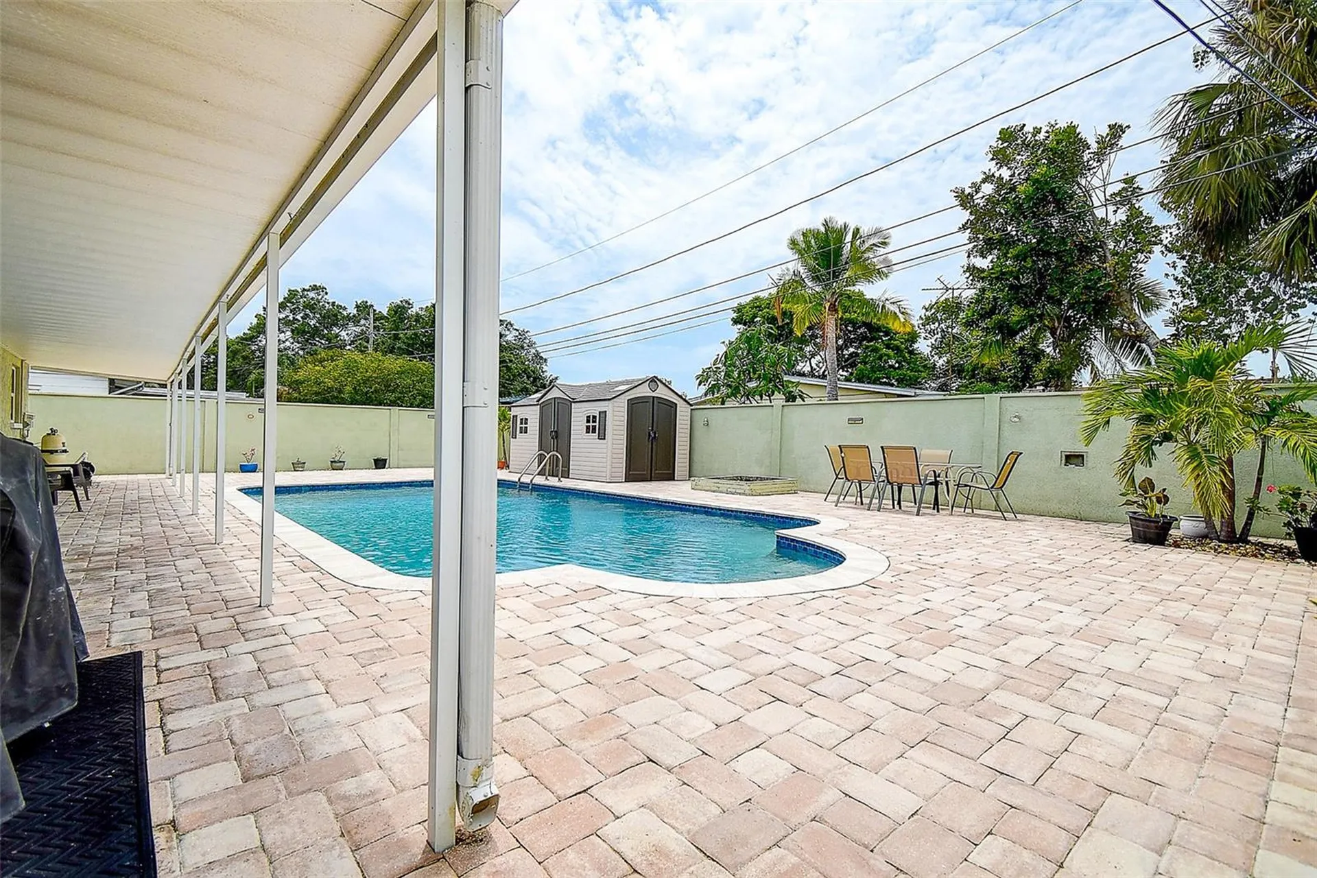5672 62nd Way N St Petersburg FL 33709