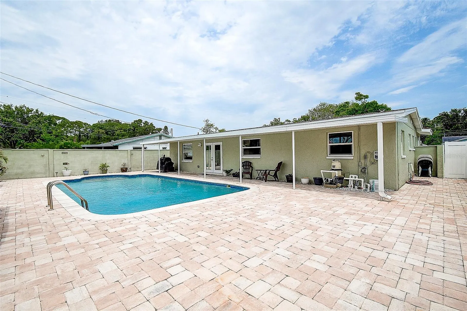 5672 62nd Way N St Petersburg FL 33709