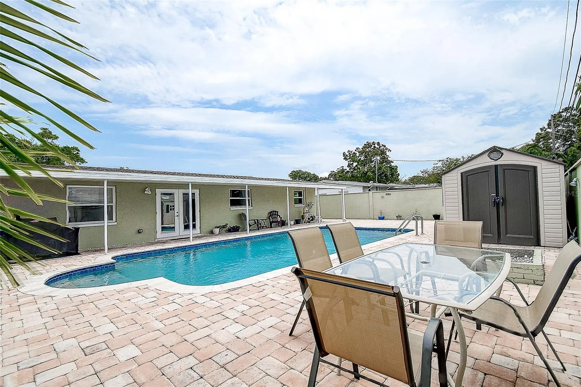 5672 62nd Way N St Petersburg FL 33709