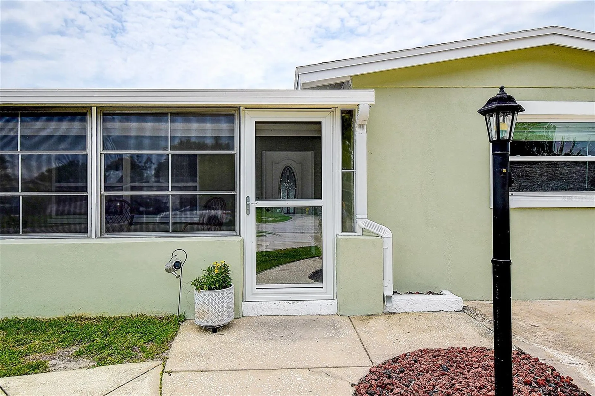 5672 62nd Way N St Petersburg FL 33709