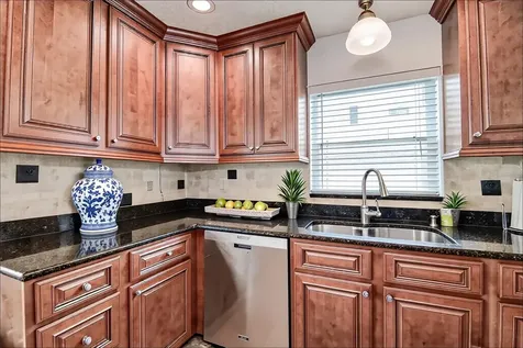 5672 62nd Way N St Petersburg FL 33709