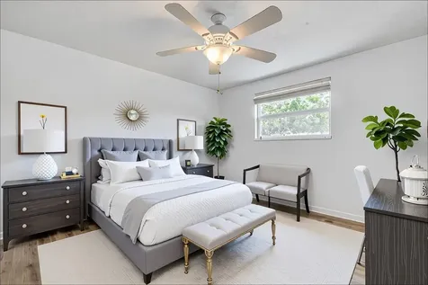 5672 62nd Way N St Petersburg FL 33709