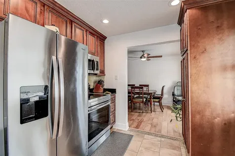 5672 62nd Way N St Petersburg FL 33709
