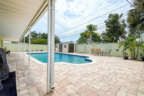 5672 62nd Way N St Petersburg FL 33709
