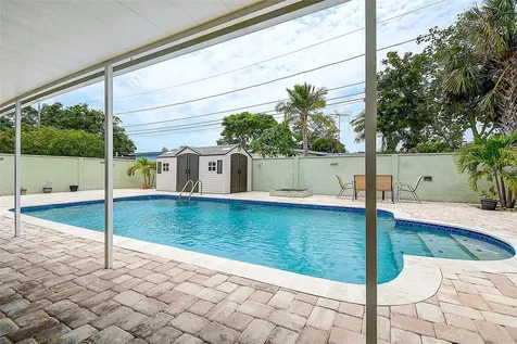 5672 62nd Way N St Petersburg FL 33709