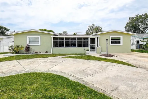 5672 62nd Way N St Petersburg FL 33709