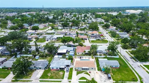 5672 62nd Way N St Petersburg FL 33709