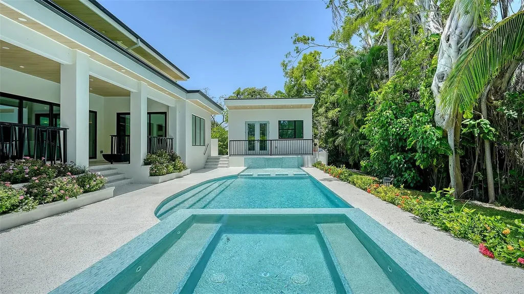1607 Flower Drive Sarasota FL 34239