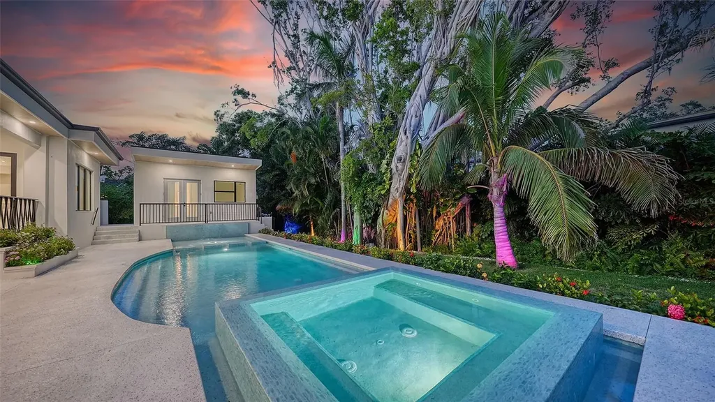 1607 Flower Drive Sarasota FL 34239