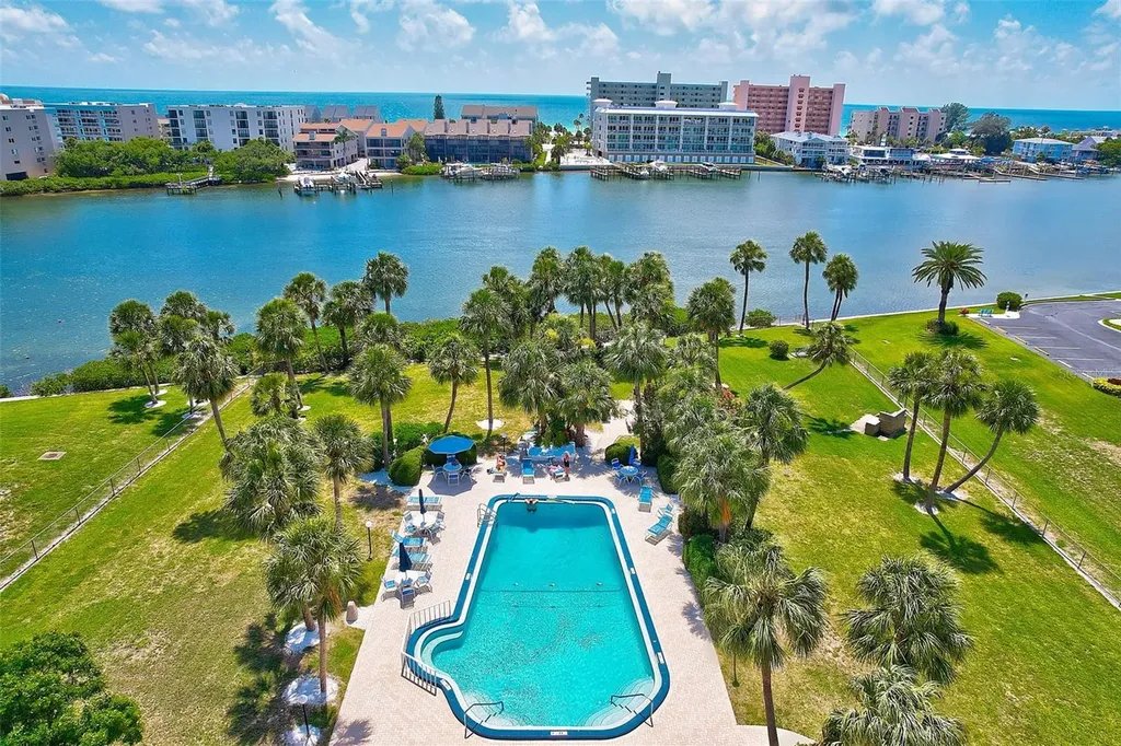 10215 Regal Drive Largo FL 33774
