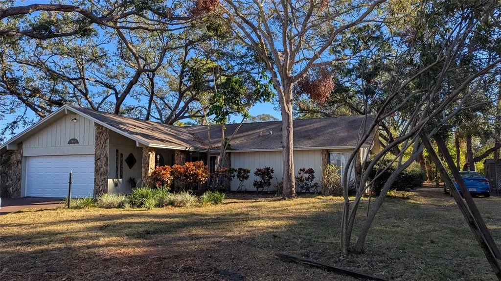 2033 Aaron Place Clearwater FL 33760