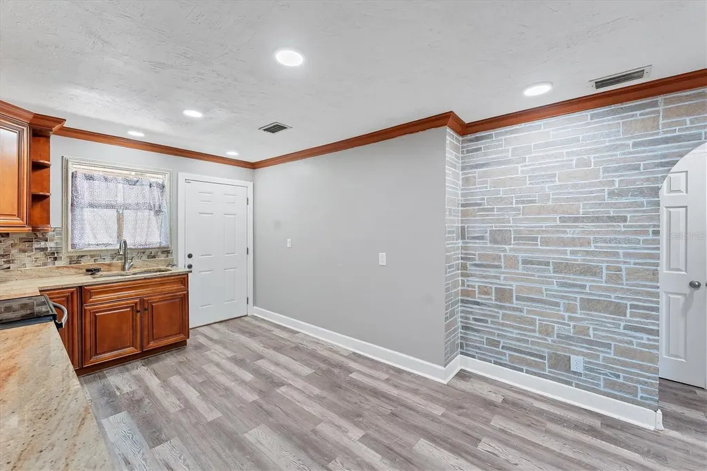 513 25th Avenue W Bradenton FL 34205