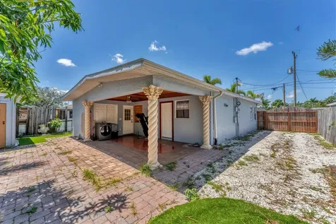 513 25th Avenue W Bradenton FL 34205
