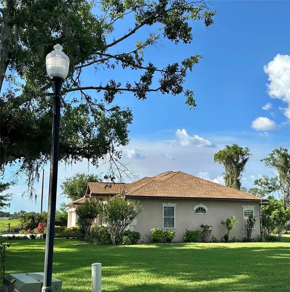 3192 Oaks Bend Bowling Green FL 33834