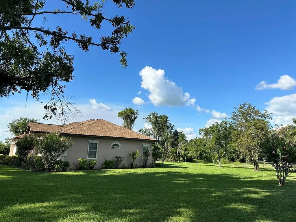 3192 Oaks Bend Bowling Green FL 33834
