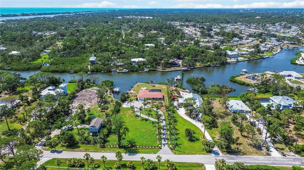 1475 Bayshore Drive Englewood FL 34223