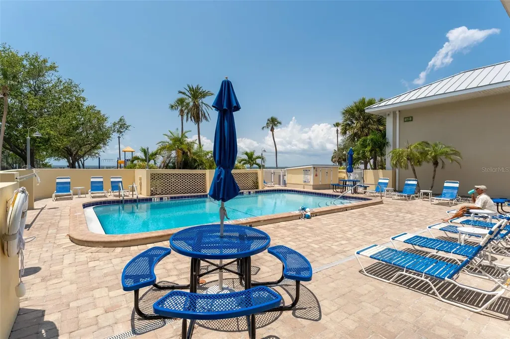 611 Destiny Drive Ruskin FL 33570