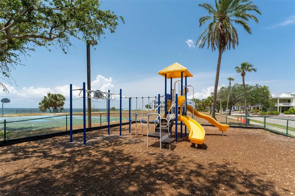 611 Destiny Drive Ruskin FL 33570