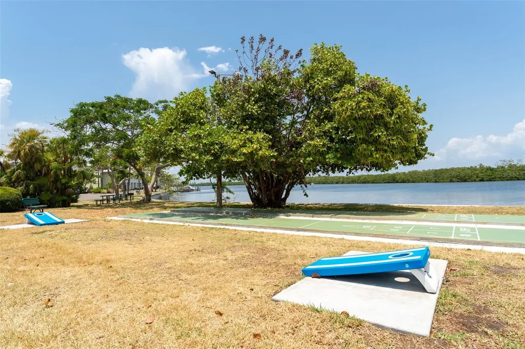 611 Destiny Drive Ruskin FL 33570