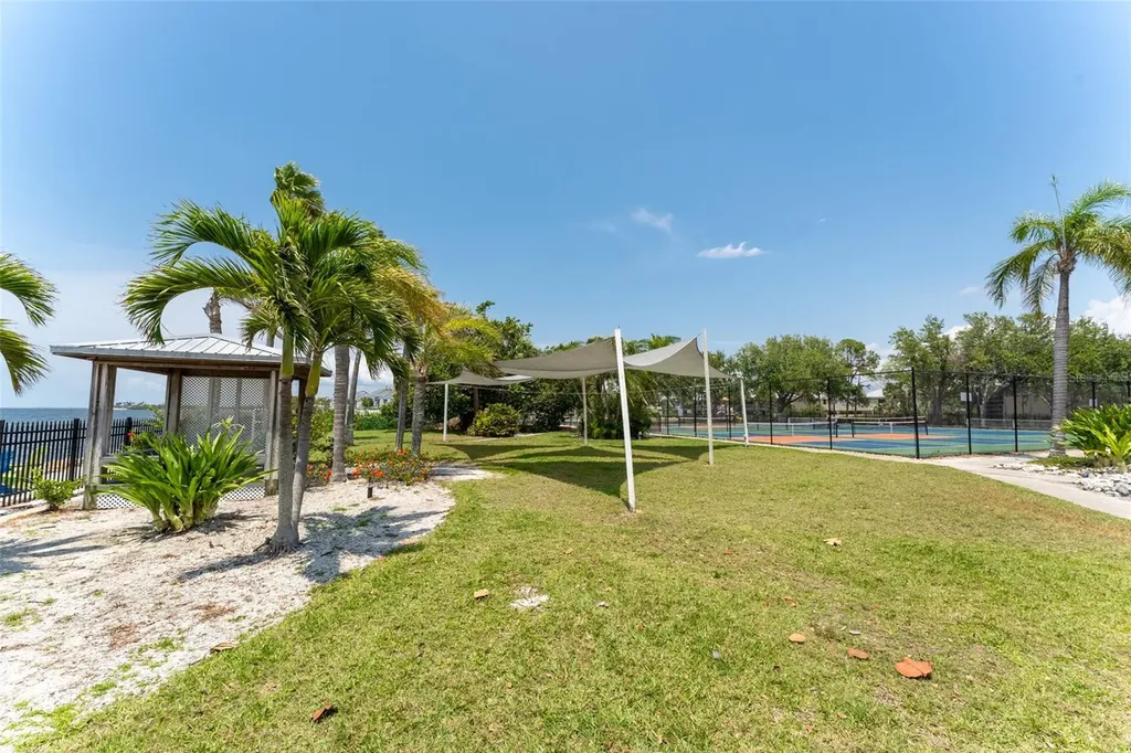 611 Destiny Drive Ruskin FL 33570