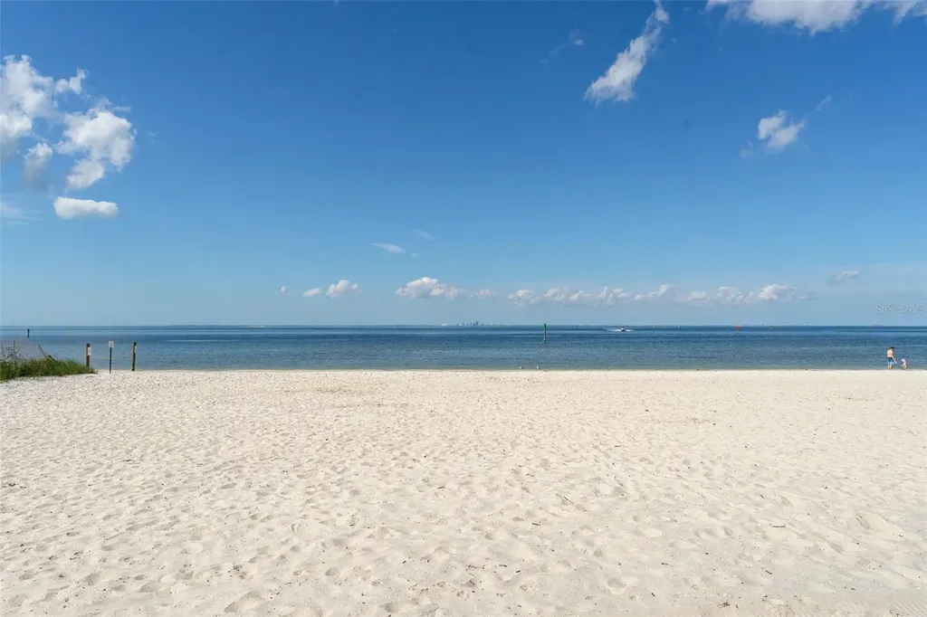 611 Destiny Drive Ruskin FL 33570