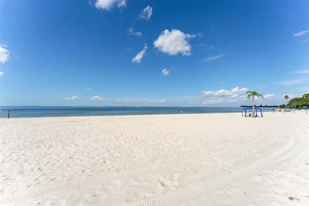 611 Destiny Drive Ruskin FL 33570