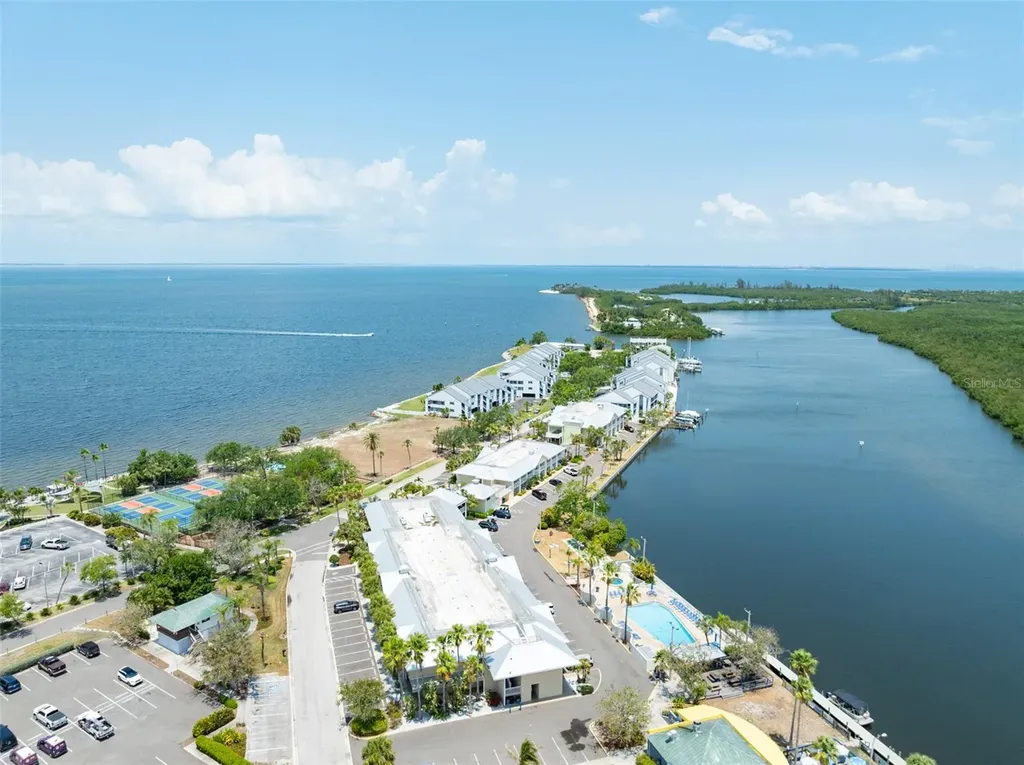 611 Destiny Drive Ruskin FL 33570