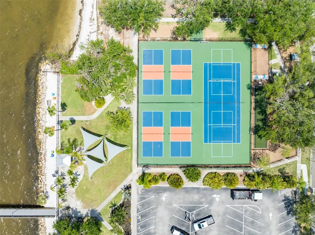 611 Destiny Drive Ruskin FL 33570