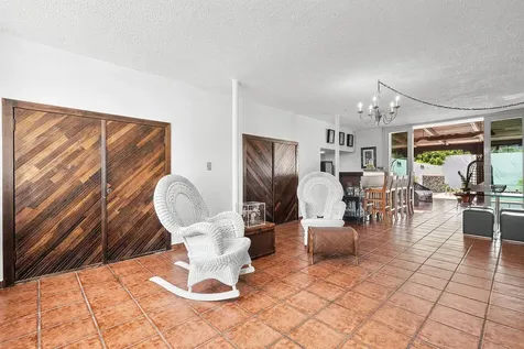 Urb. Torrimar Paseo De La Alhambra Guaynabo PR 00966