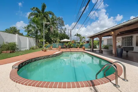 Urb. Torrimar Paseo De La Alhambra Guaynabo PR 00966
