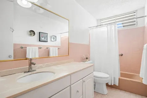 Urb. Torrimar Paseo De La Alhambra Guaynabo PR 00966
