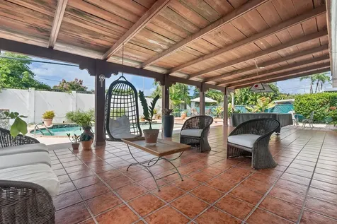 Urb. Torrimar Paseo De La Alhambra Guaynabo PR 00966