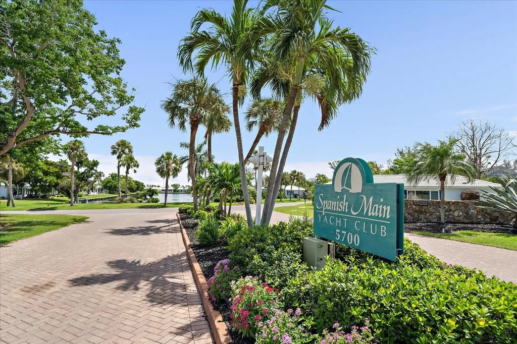 669 Spanish Drive N Longboat Key FL 34228