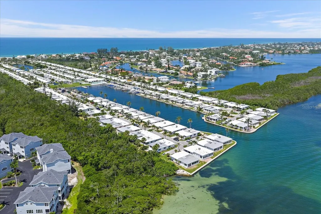 669 Spanish Drive N Longboat Key FL 34228