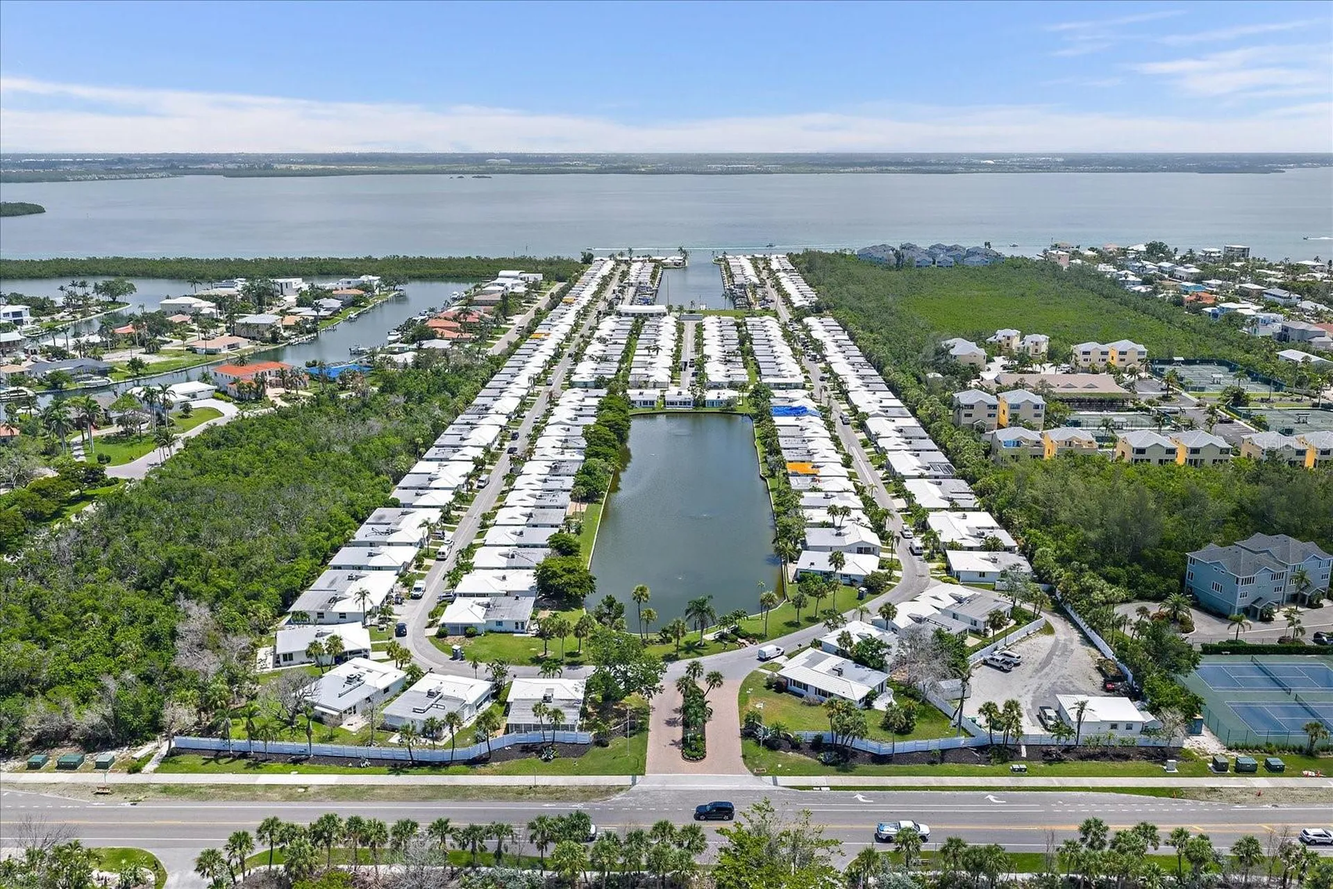 669 Spanish Drive N Longboat Key FL 34228