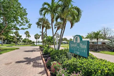 669 Spanish Drive N Longboat Key FL 34228