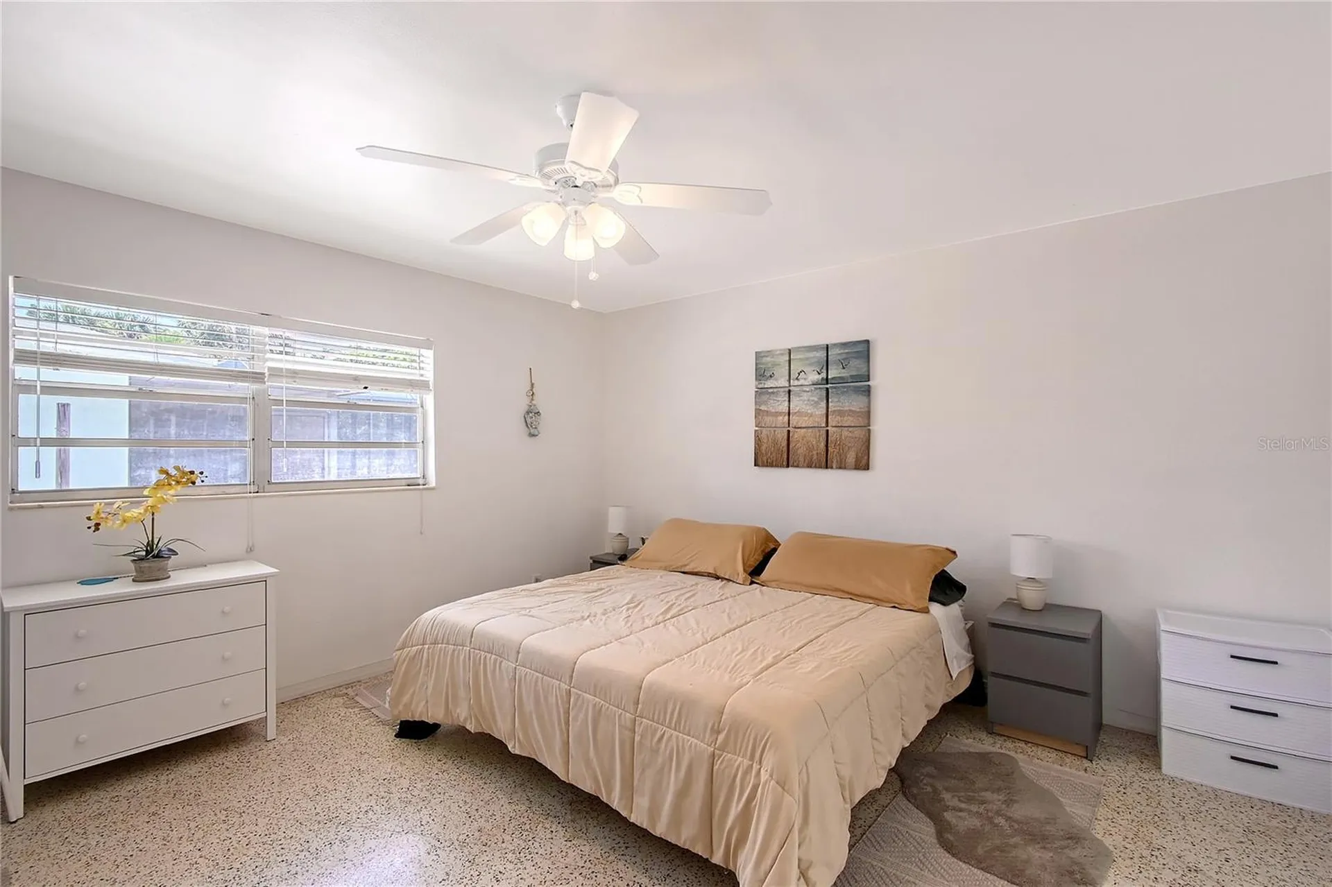 385 Avenida Madera Sarasota FL 34242