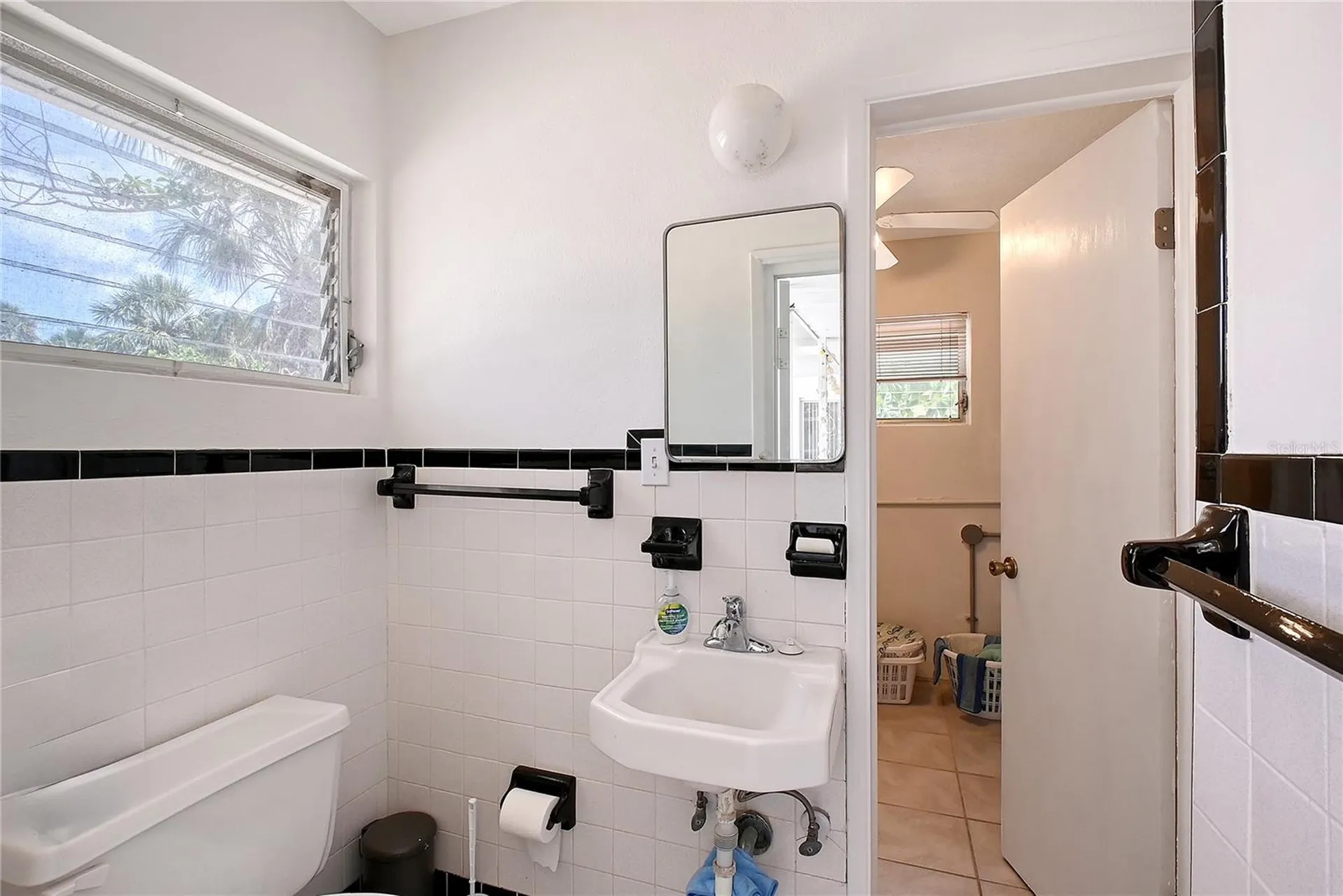 385 Avenida Madera Sarasota FL 34242
