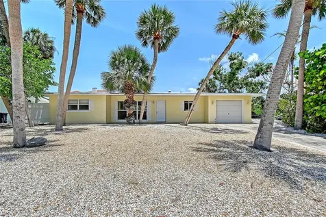 385 Avenida Madera Sarasota FL 34242