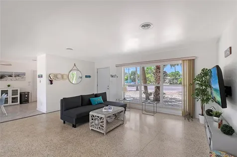 385 Avenida Madera Sarasota FL 34242