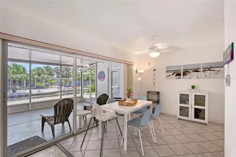 385 Avenida Madera Sarasota FL 34242