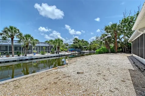 385 Avenida Madera Sarasota FL 34242