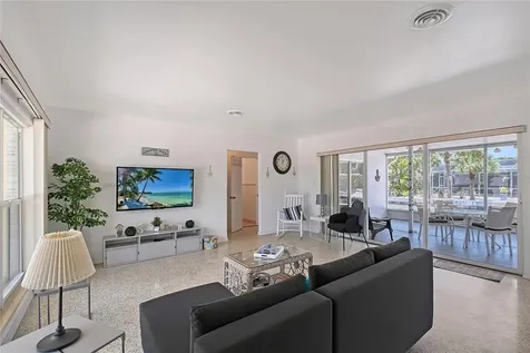 385 Avenida Madera Sarasota FL 34242