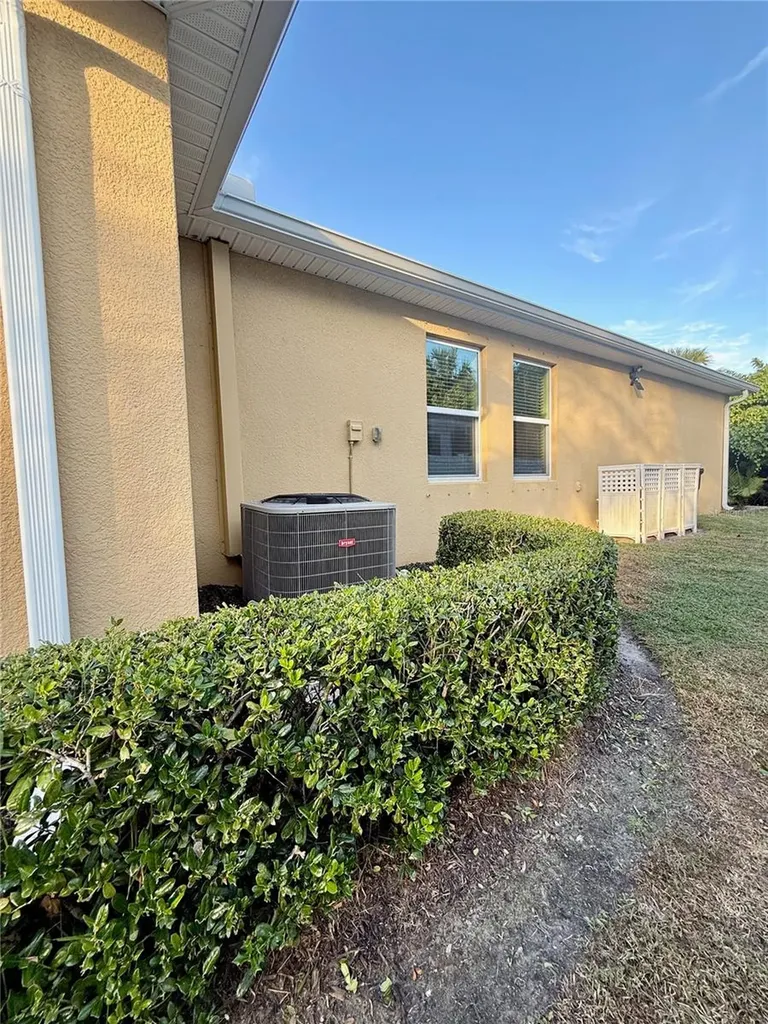 6121 35th Court E Bradenton FL 34203
