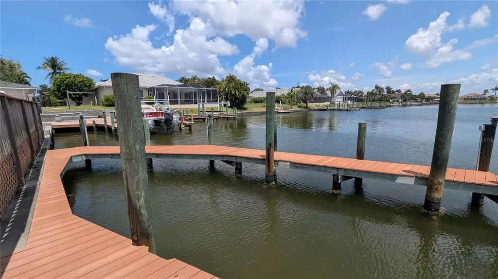 719 SW 51st Terrace Cape Coral FL 33914